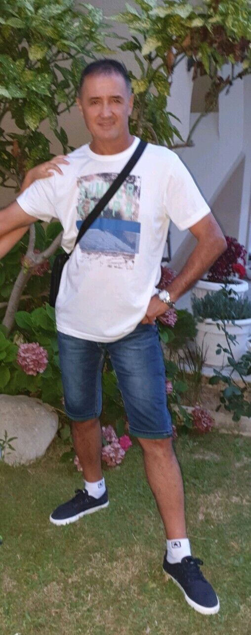  23064708  Darko, 43 ,    