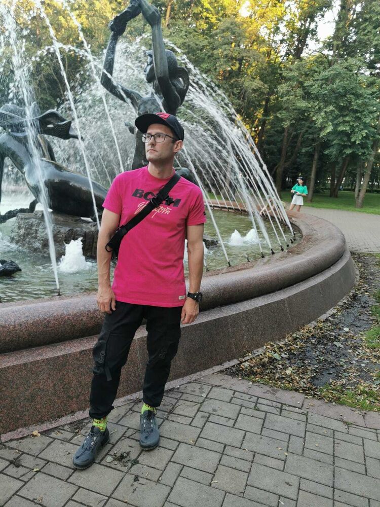  53381648  , 34 ,    