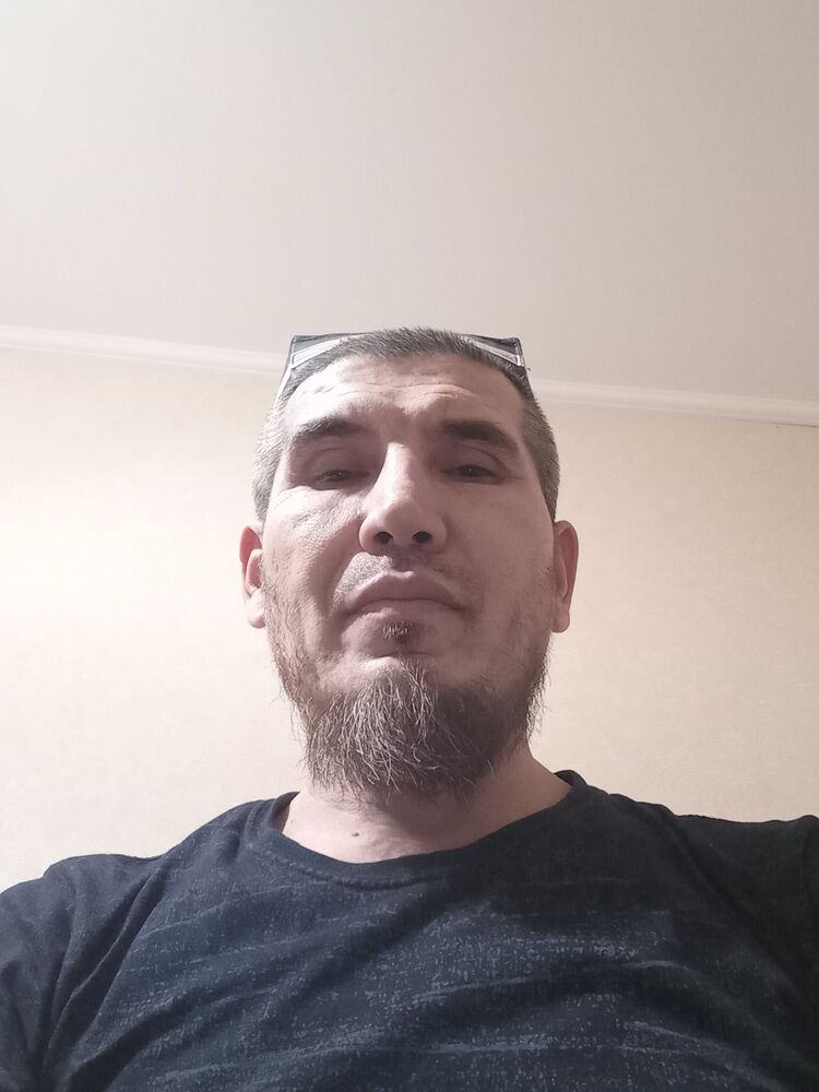  40769868  , 49 ,    