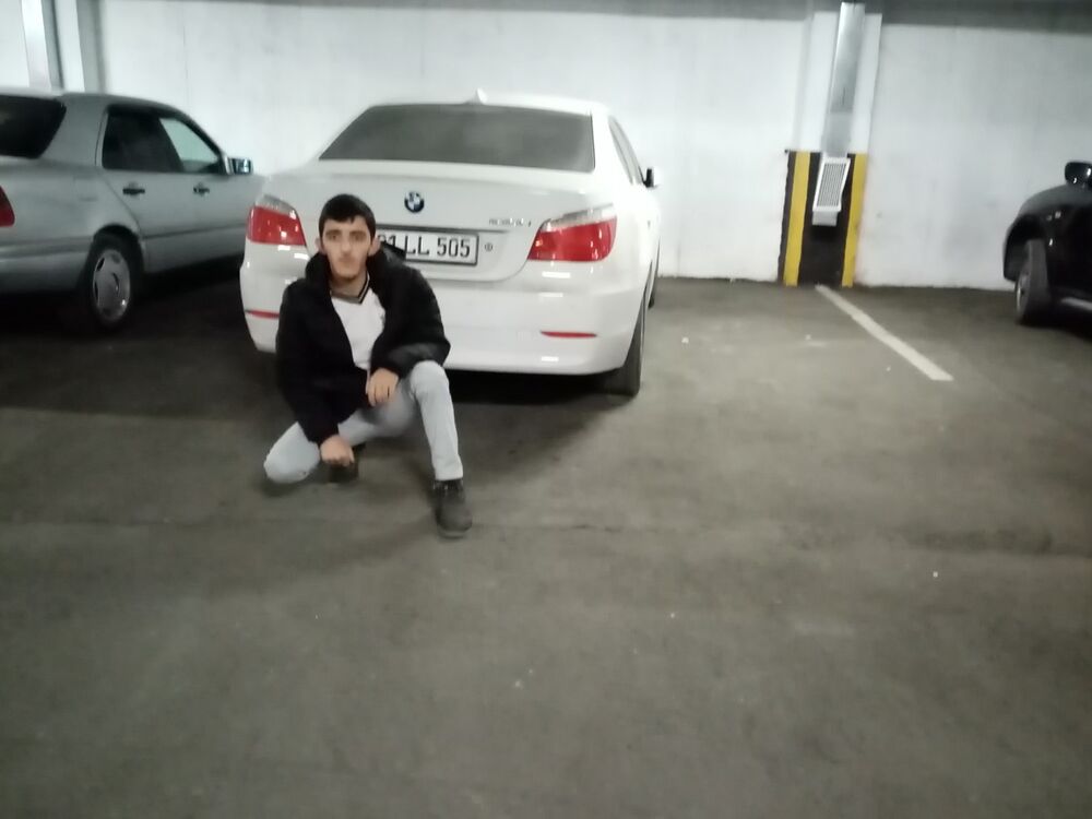  18727688  Garush, 23 ,    