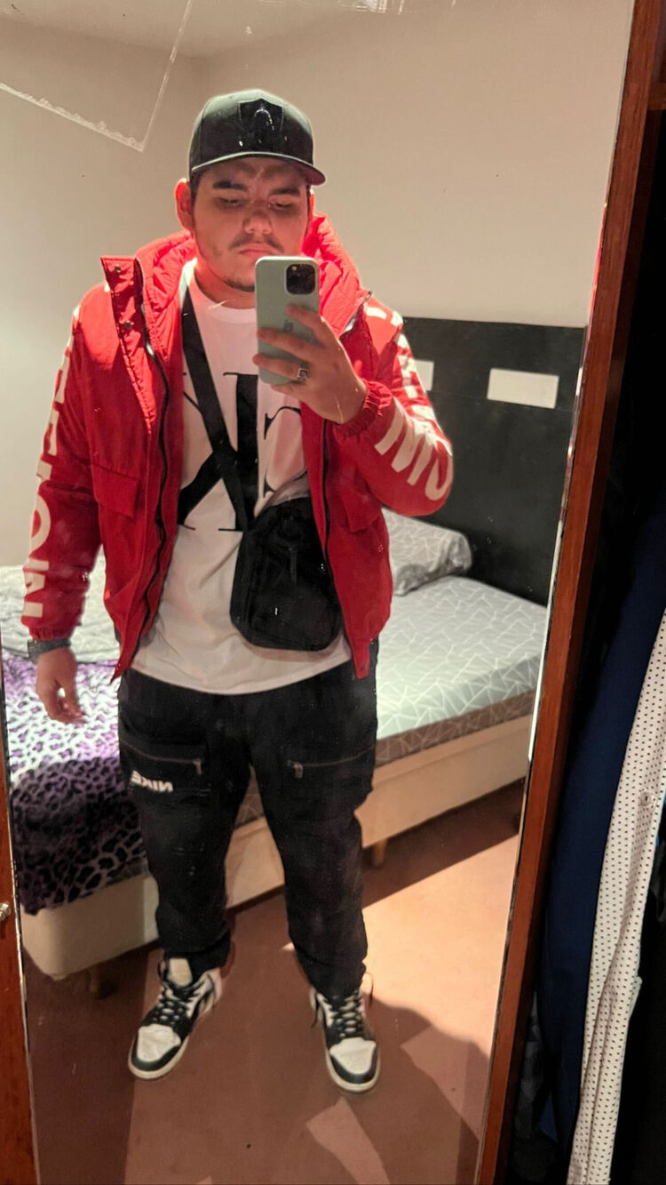 ���� 40716568 ����� Ramiro, 25 ���, ���� ���������� � Trafalgar