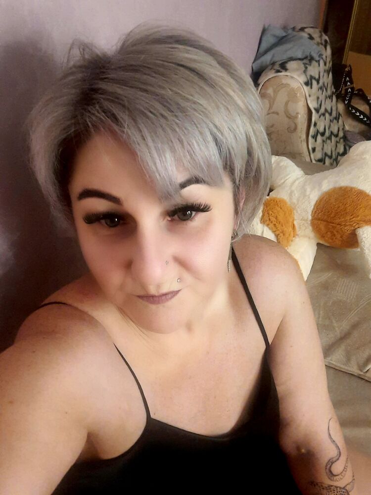  48376008  Elena, 48 ,    