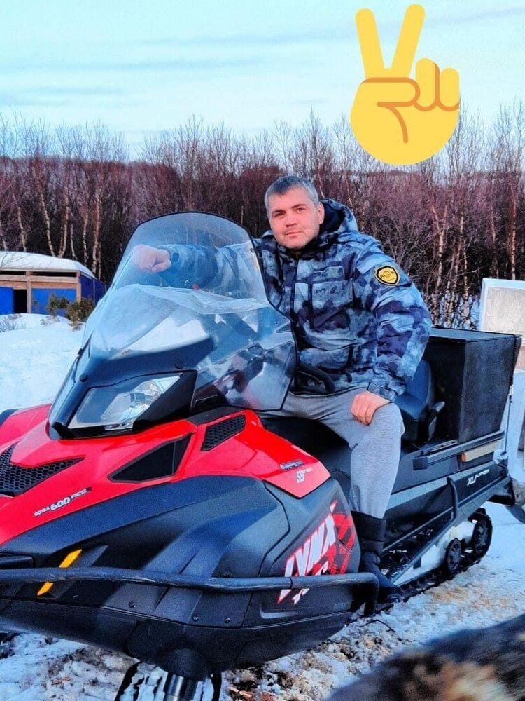  ,   Valery, 51 ,   ,   