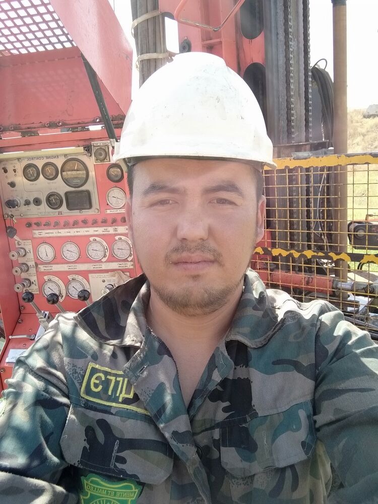  ,   Farrux UZB, 37 ,   ,   , c 