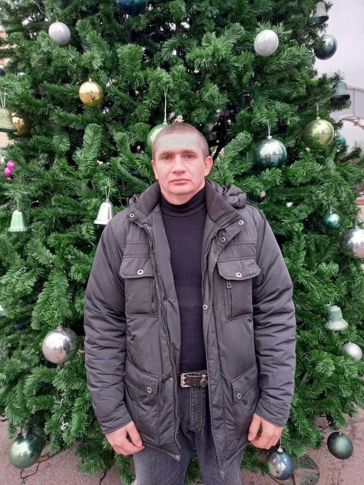  40719348  Leonid, 44 ,    