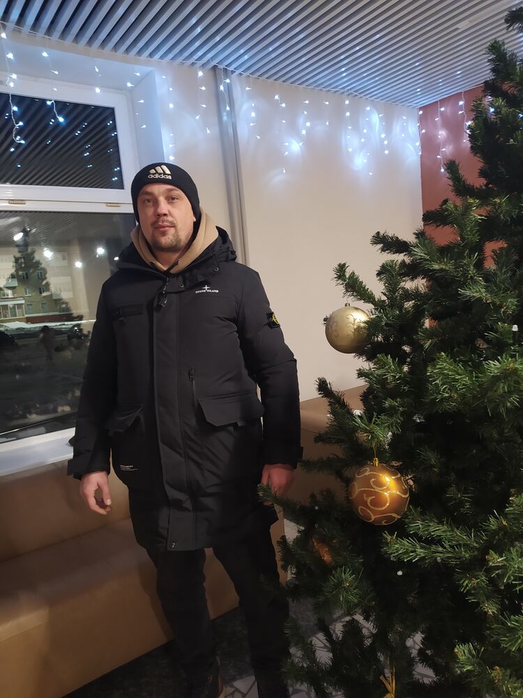  48303778  Artem, 35 ,    