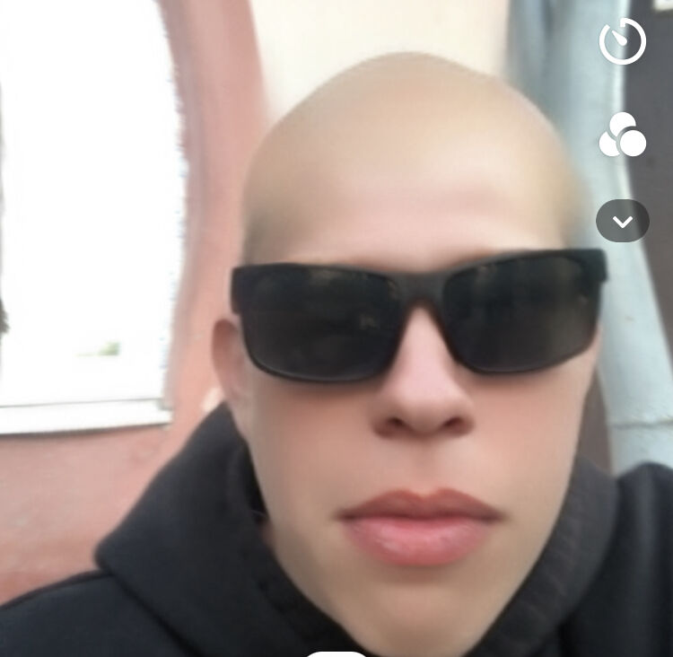  44590758  , 25 ,    