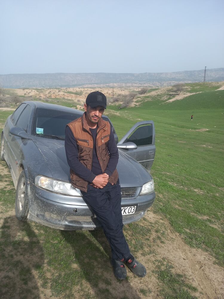  40100978  , 35 ,    