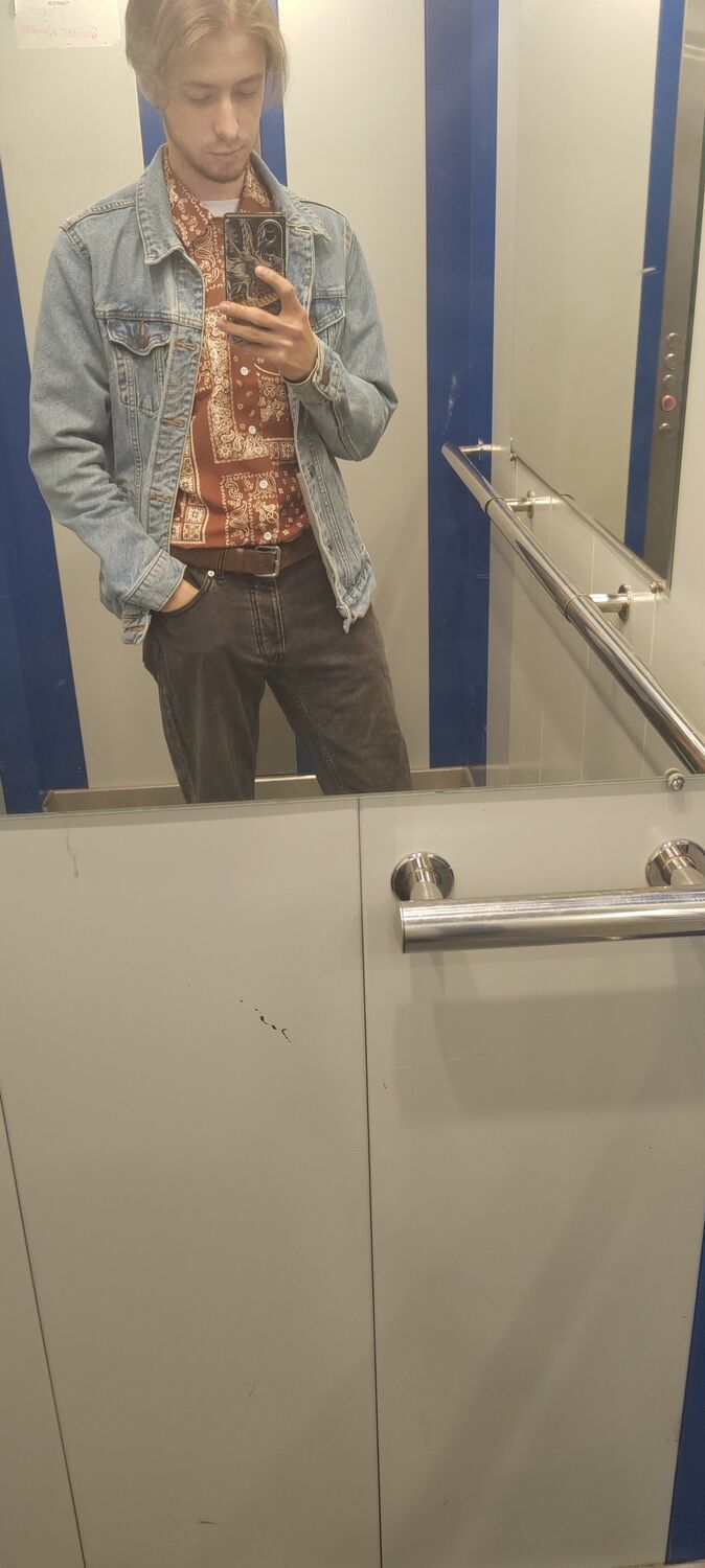  44556548  , 24 ,    -