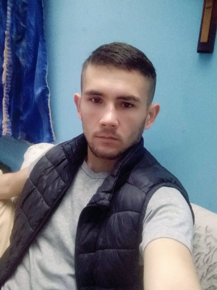  ,   Cristian, 25 ,   ,   , c 