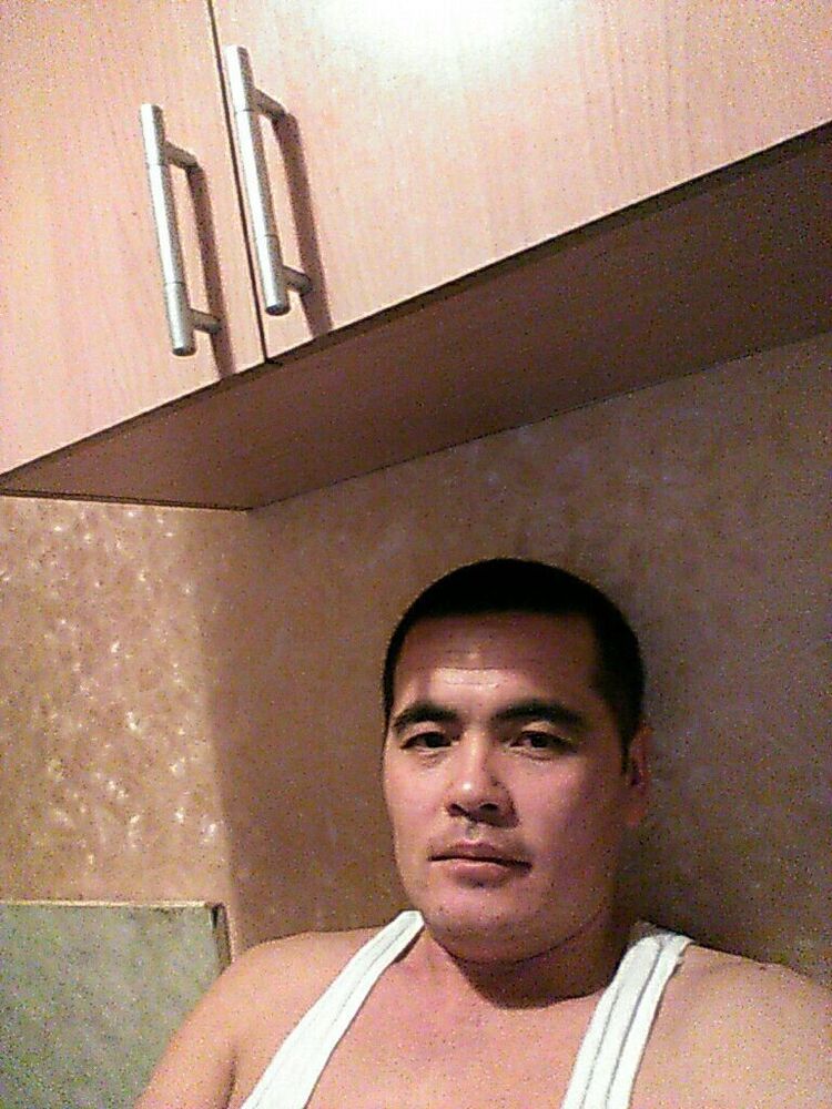  9312428  Slava, 32 ,    