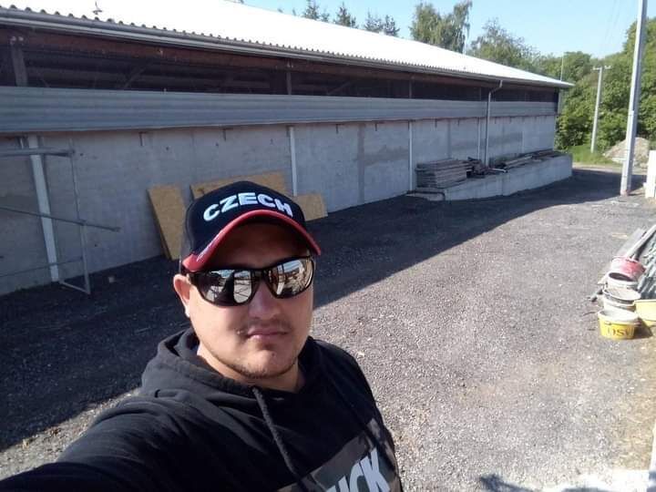  25073468  , 34 ,    Blansko