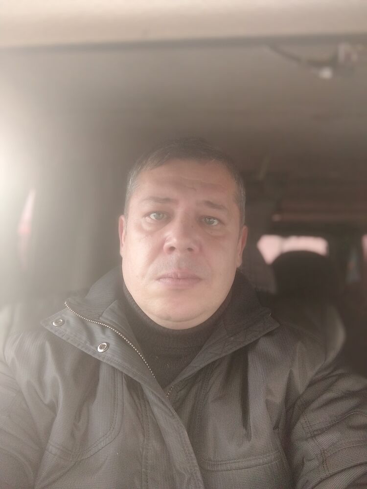  41006898  Andrei, 43 ,    
