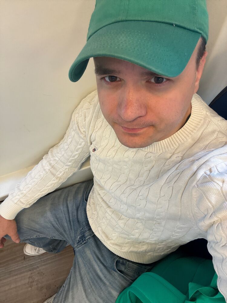  54172028  Andrej, 35 ,    