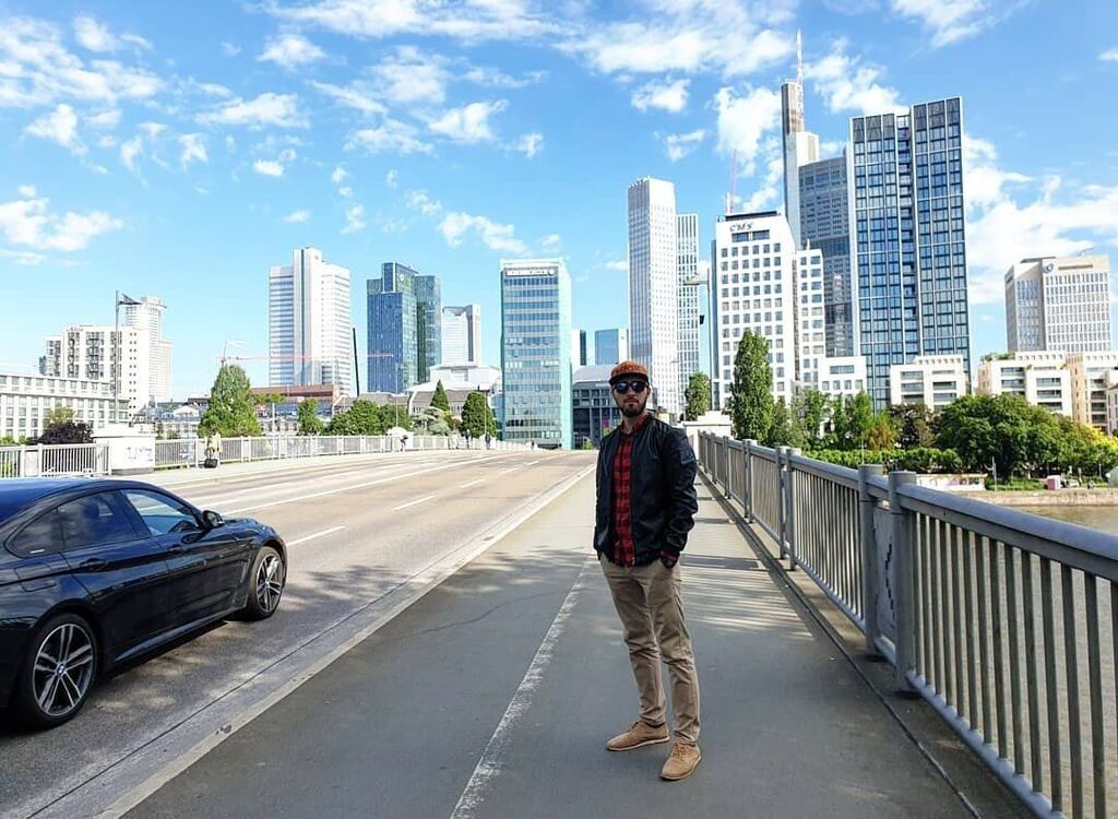  24419558  Timur, 29 ,    