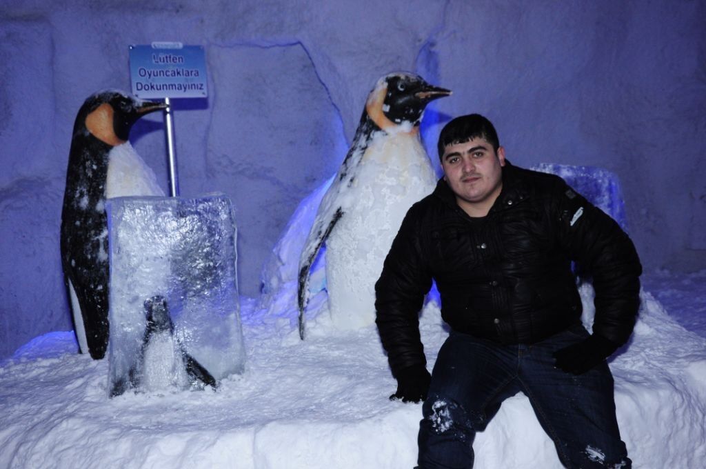  10960748  POLAT, 40 ,    