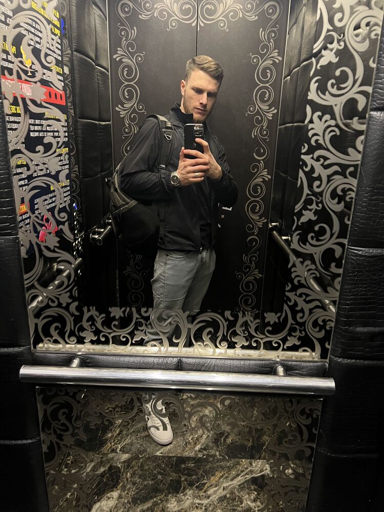  ,   Alex, 34 ,   ,   , c , 