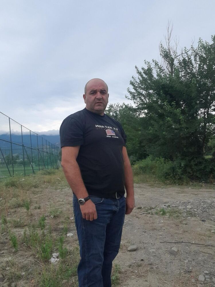  31752268  Ilia, 46 ,    