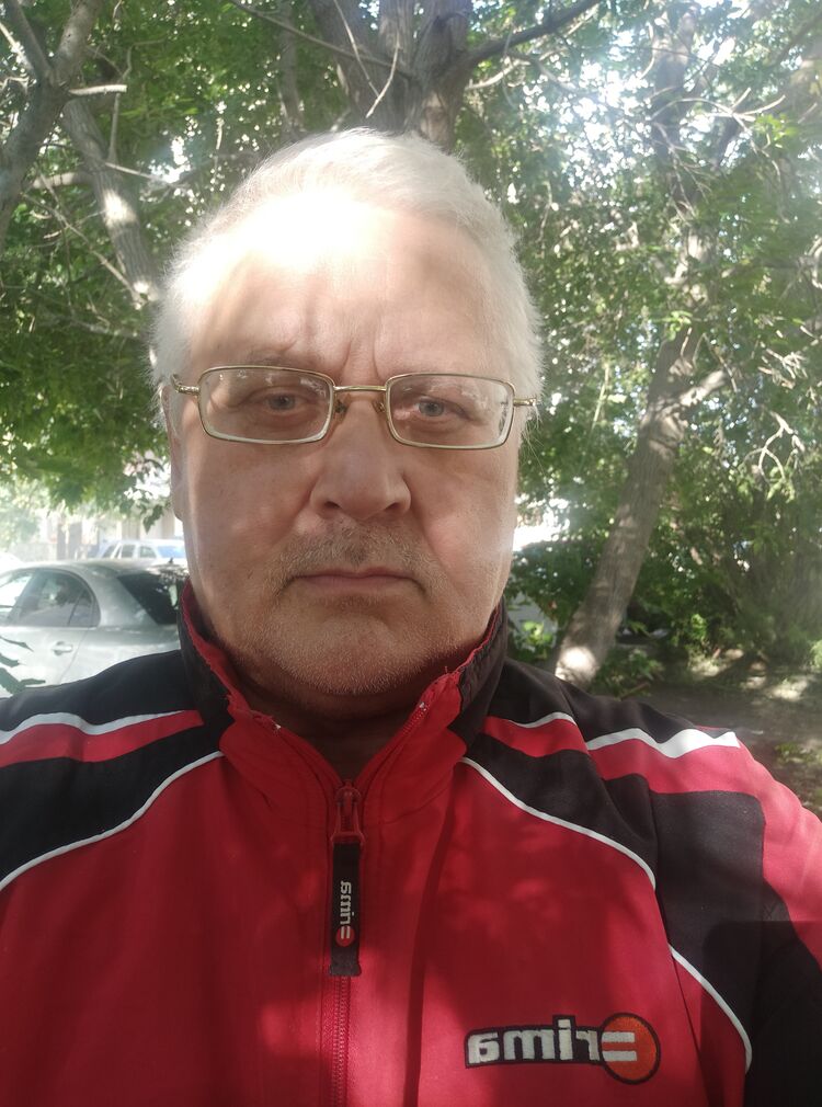  45049818  Uriy, 66 ,    