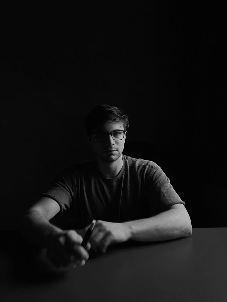  53954448  Pavel, 33 ,    