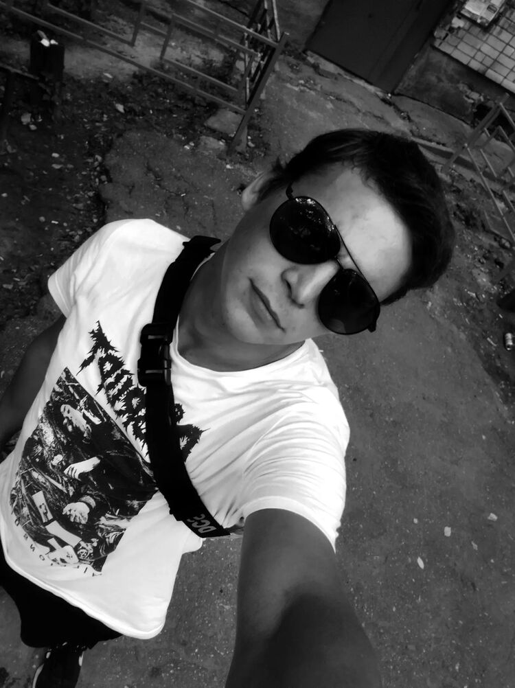   ,   Alex, 27 ,   ,   , c , 