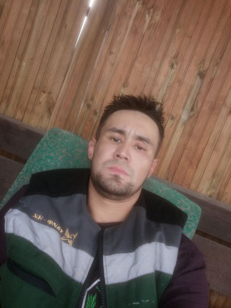  30466008  Artem, 34 ,    