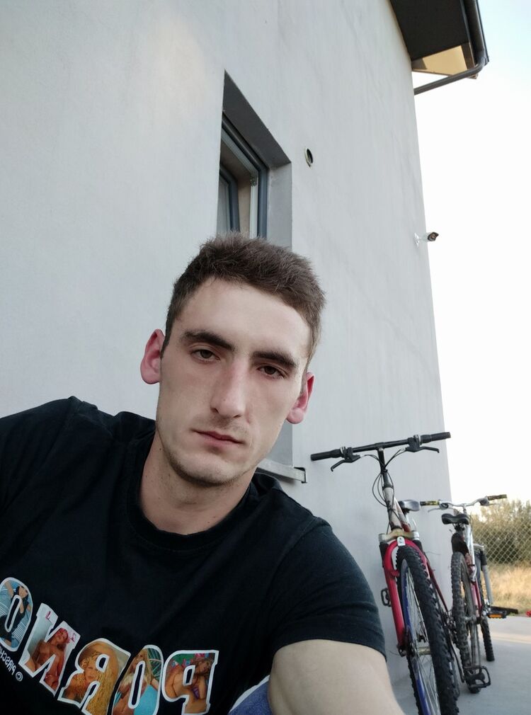  17590098  Igor, 28 ,    