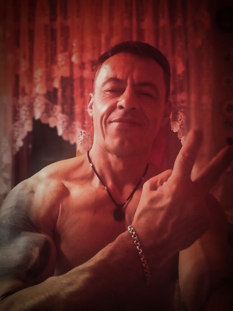  41222878  Ruslan, 42 ,    