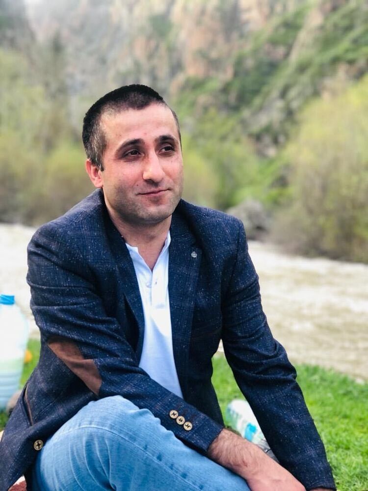  54231128  Ahmad muradi, 34 ,    