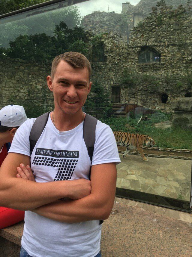  54453178  Roman, 33 ,    