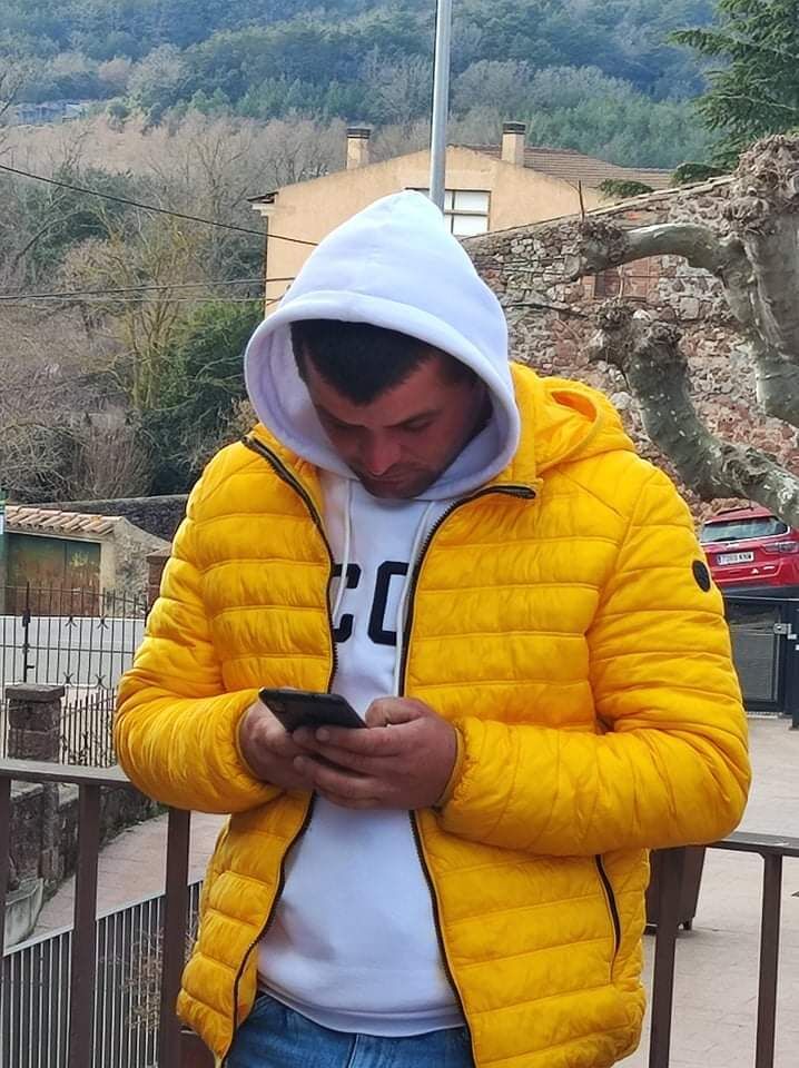  29976578  Victor, 31 ,    