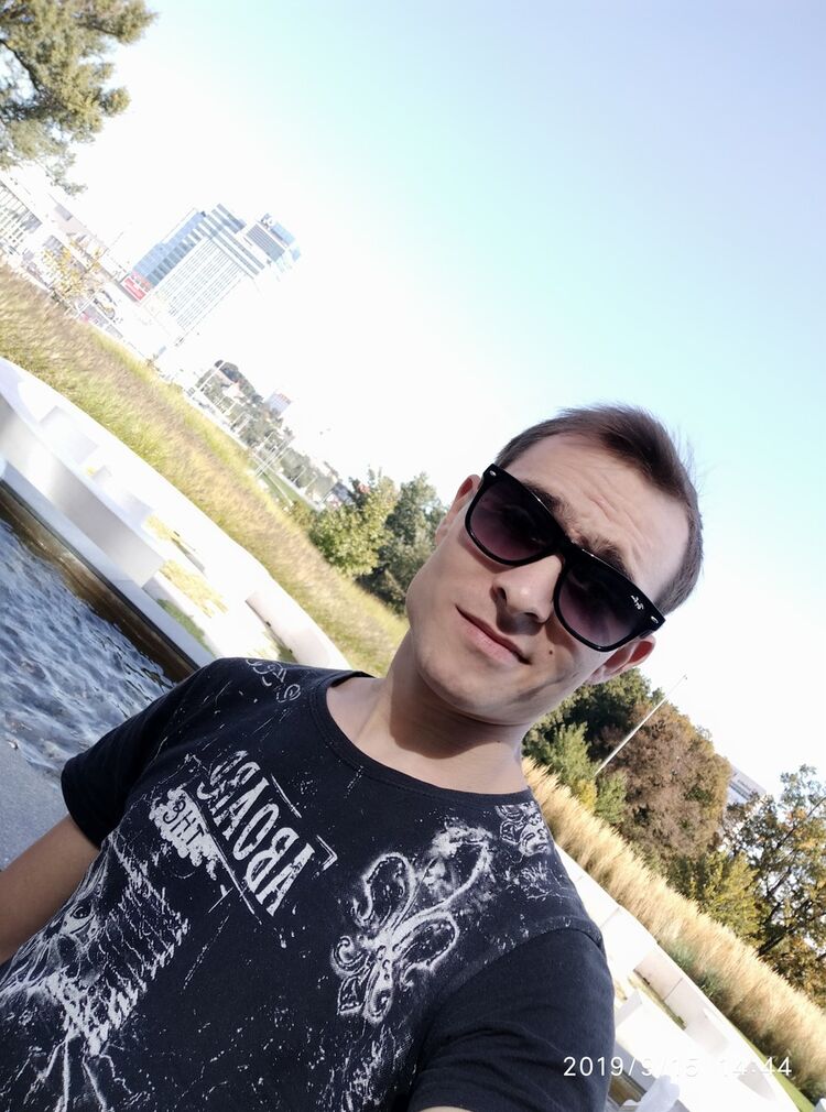  19438708  Vladimir, 32 ,    