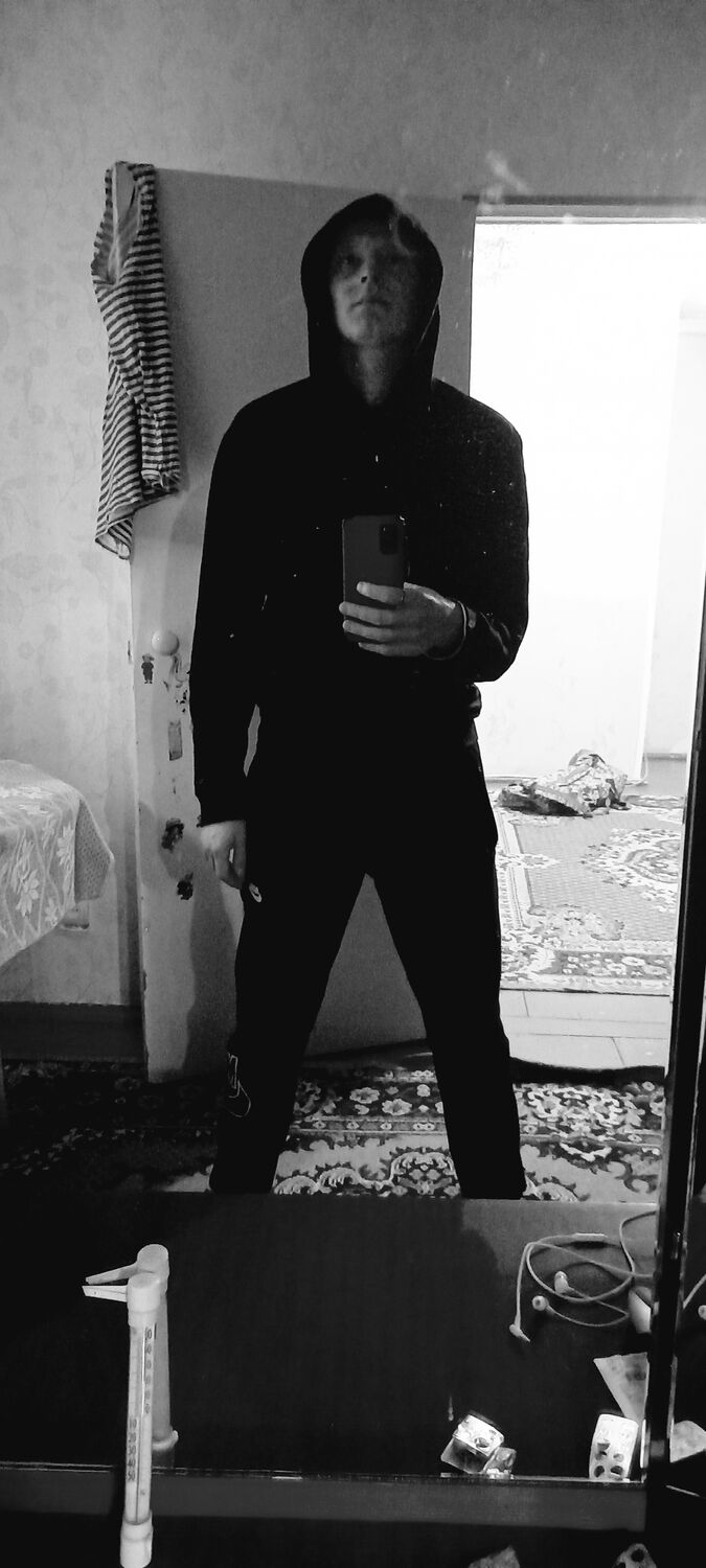  24787968  Andrei, 28 ,    