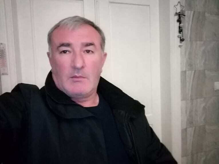  22295738  Merabi, 52 ,    