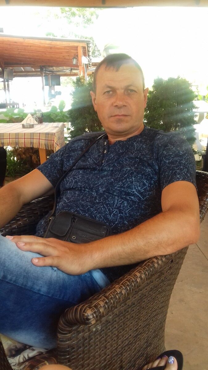  18343548  Ghenadii, 54 ,    