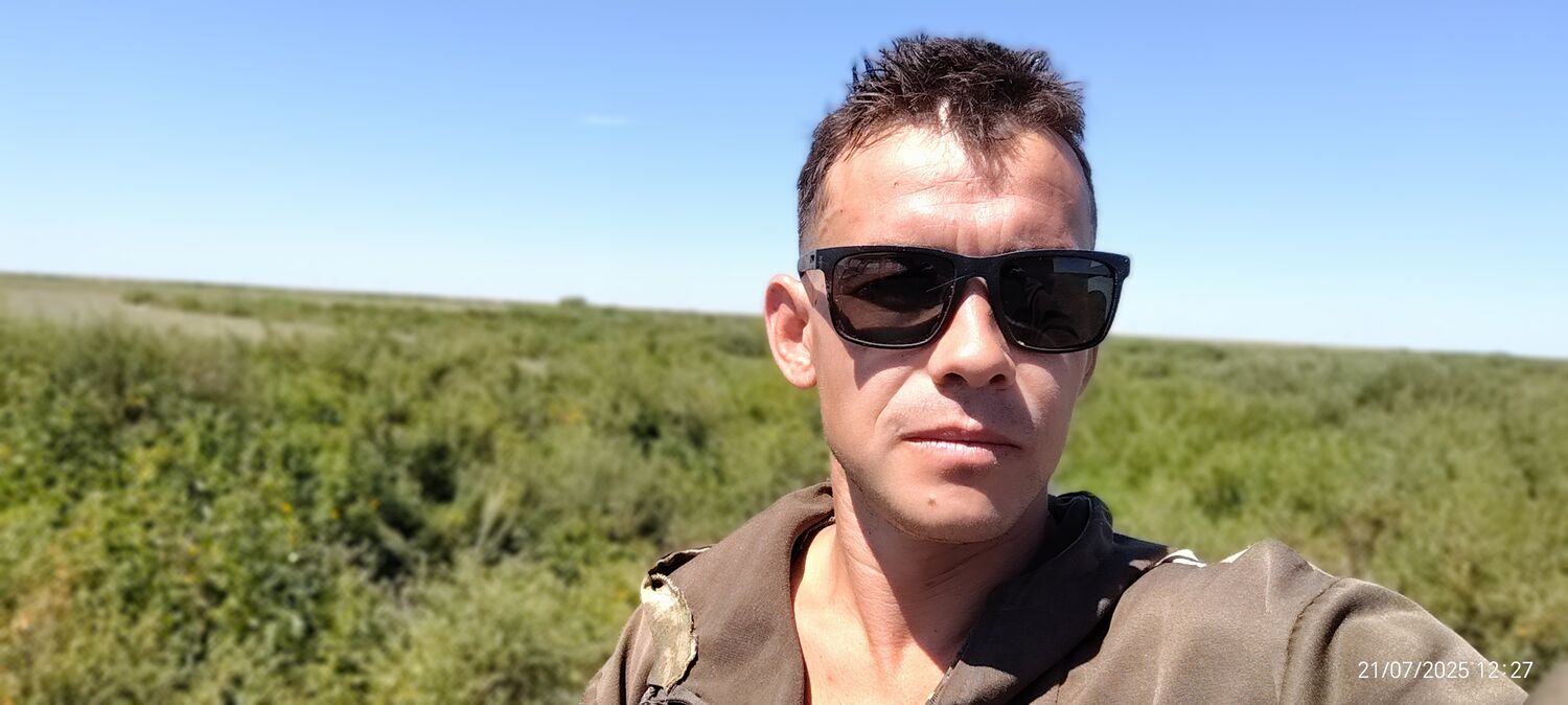  53967938  Vitalik, 30 ,    