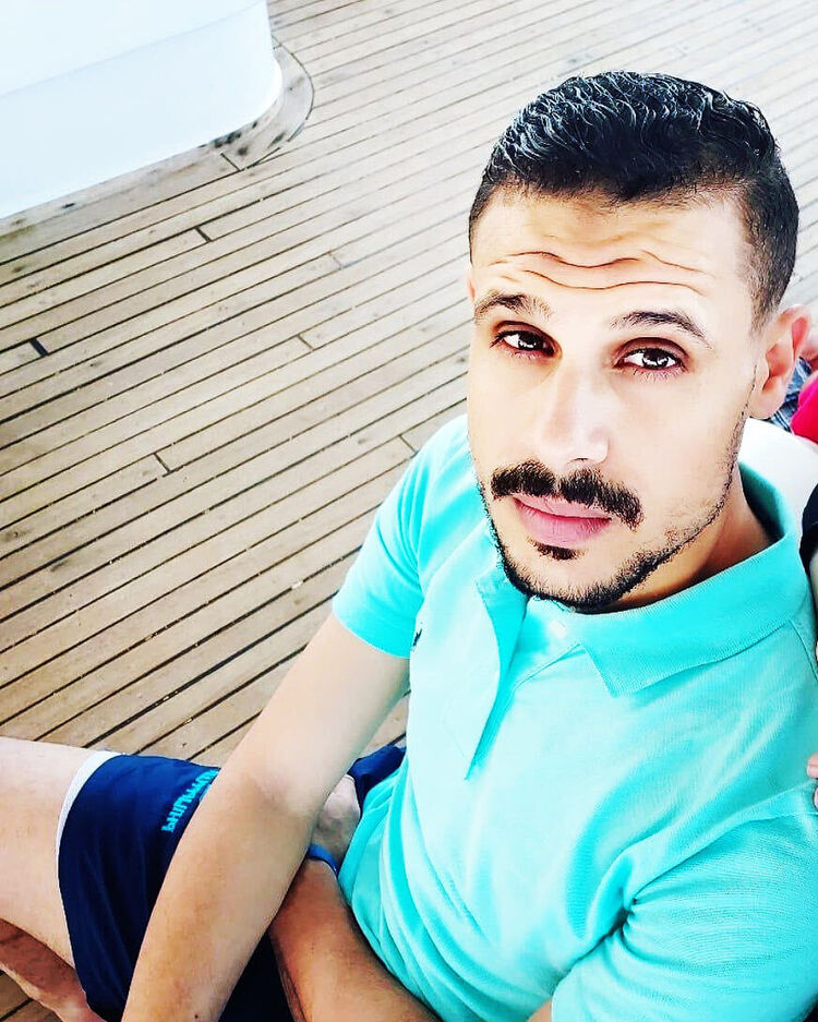  28688298  Mohamed, 32 ,    
