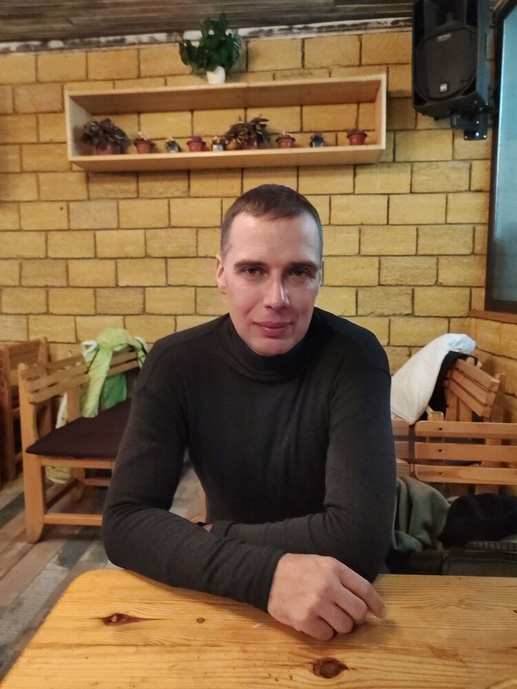  40023528  Vladimir, 36 ,    