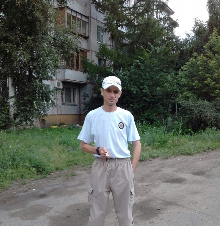  40487458  Oleg, 53 ,    