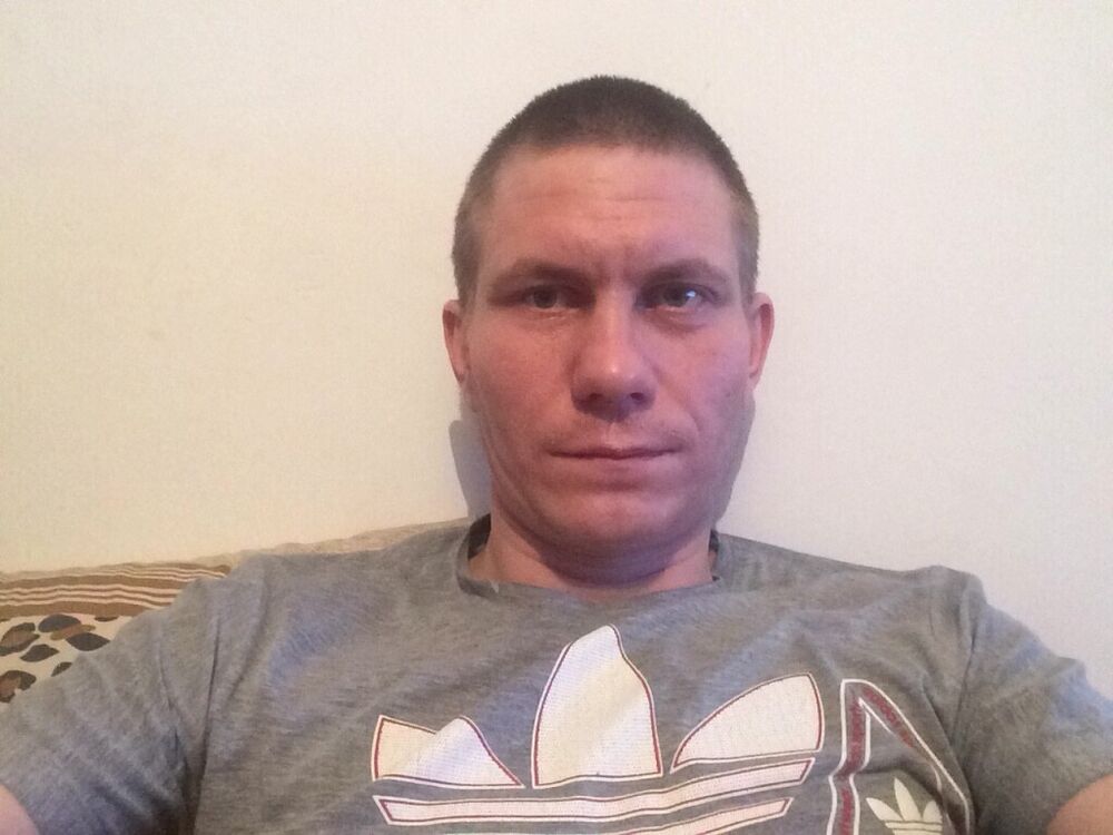  27090278  Pavel, 40 ,    