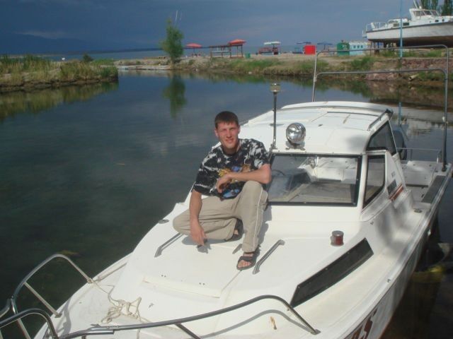  ,   Ruslan, 37 ,   ,   , c 