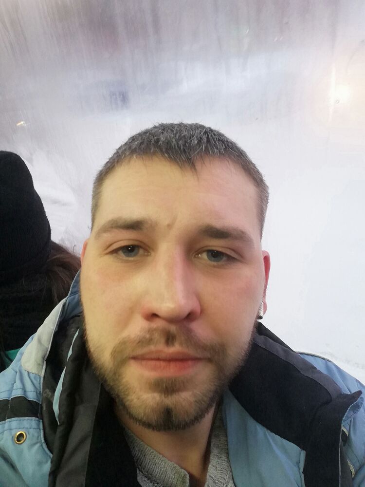  41120548  Artem, 31 ,    