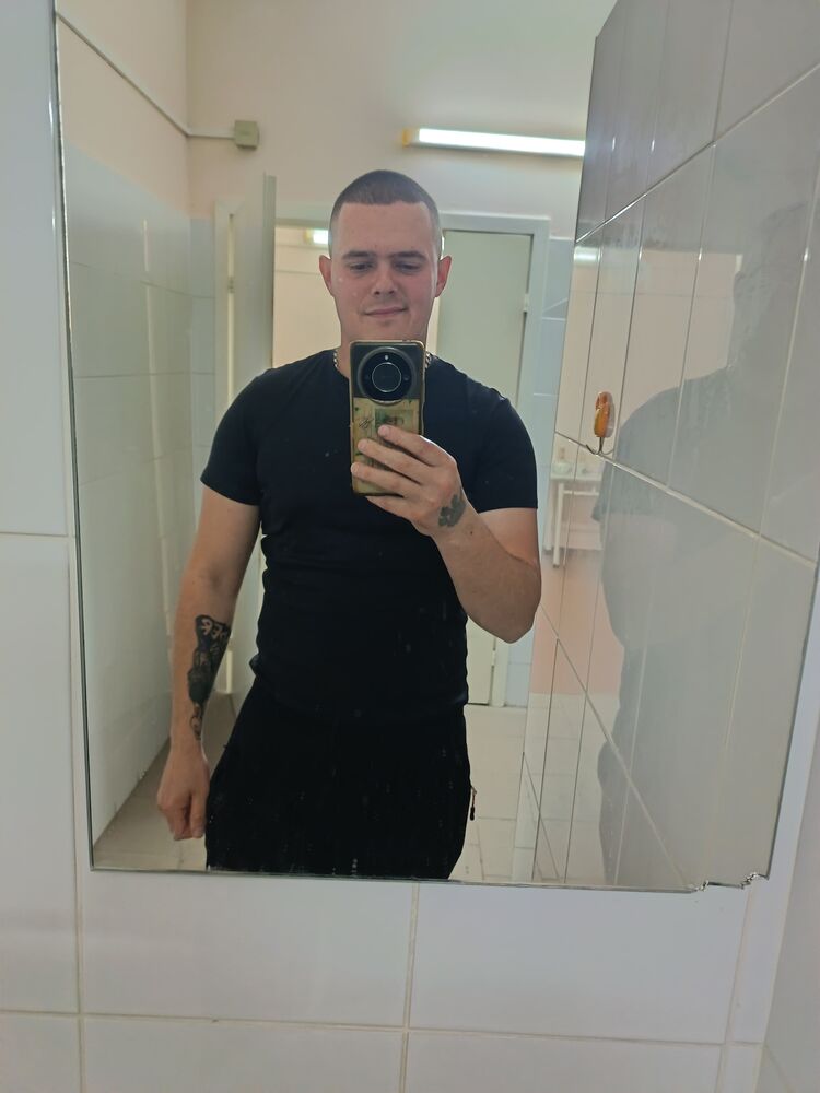  54437198  Daniil, 28 ,    