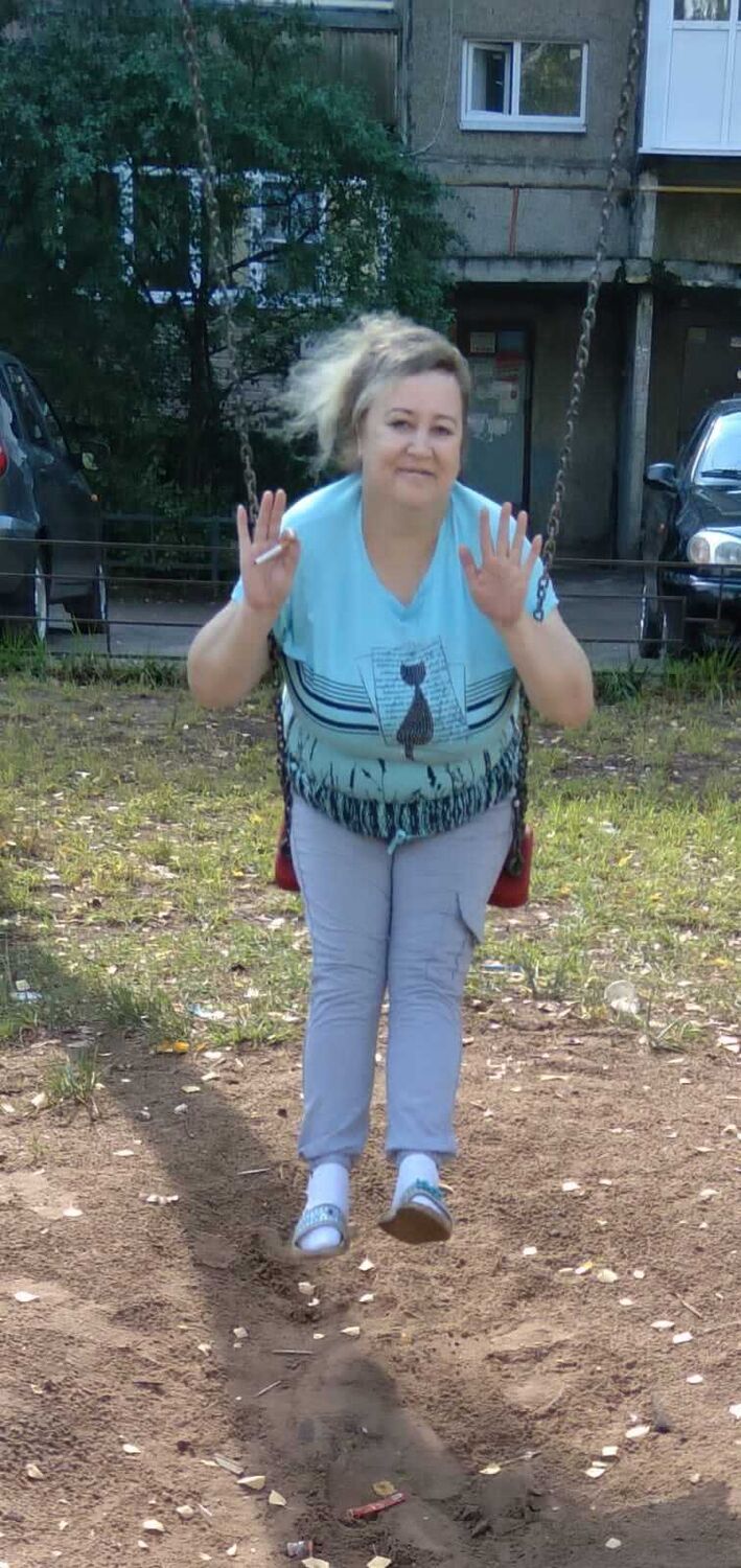  39658788  Elena, 42 ,     
