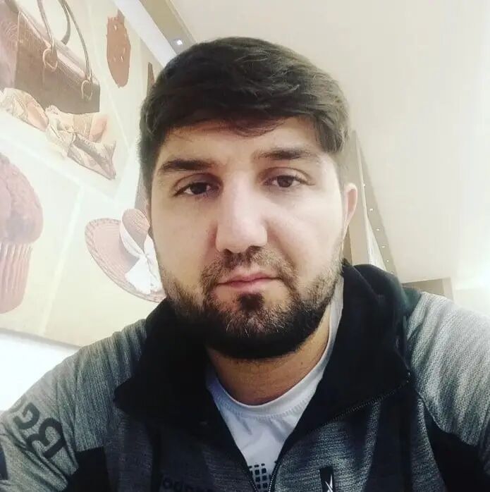  ,   Artur, 33 ,   ,   