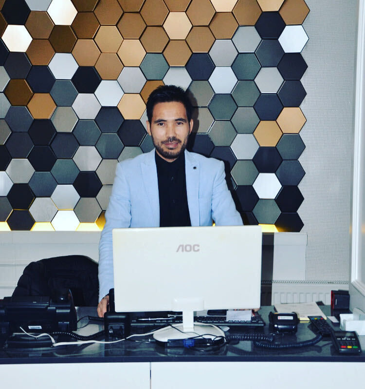  24925338  Ikram, 40 ,    