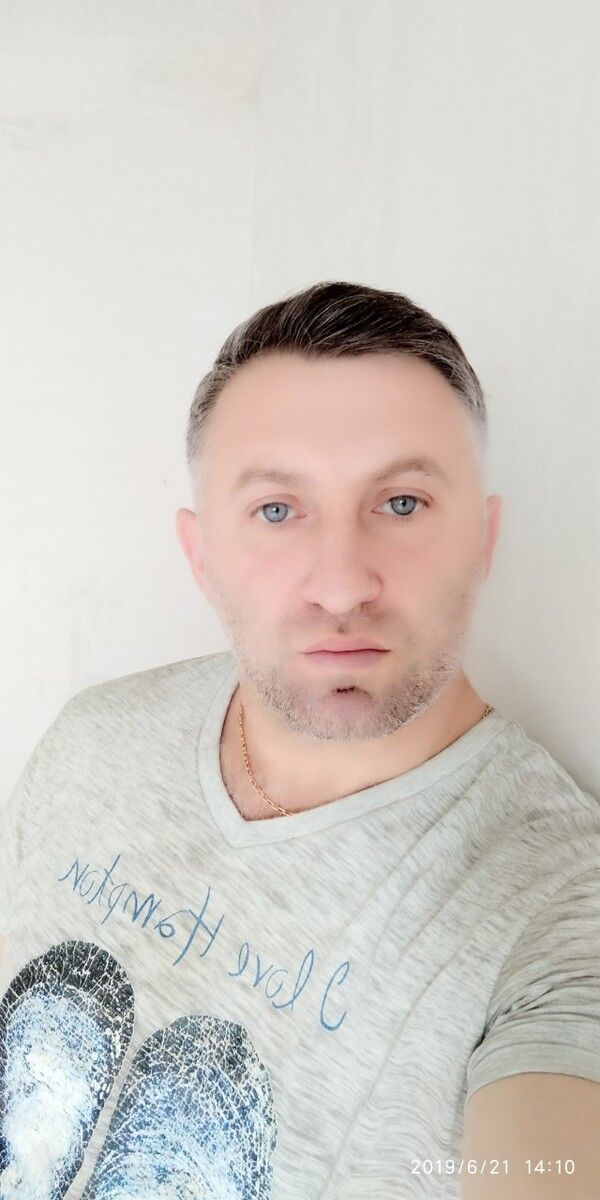  -,   Artur, 47 ,   ,   , c 