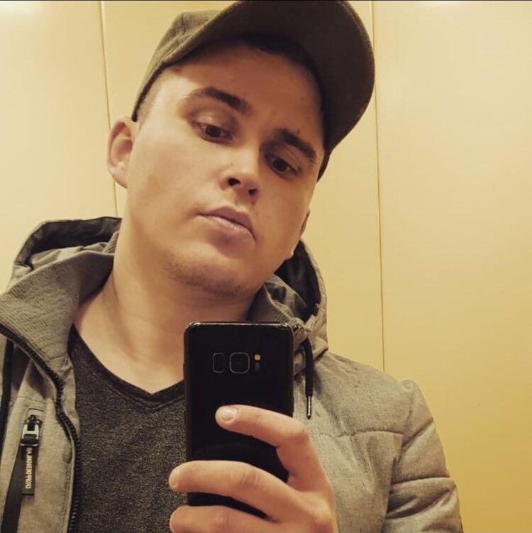  29724968  Ivan, 31 ,    -