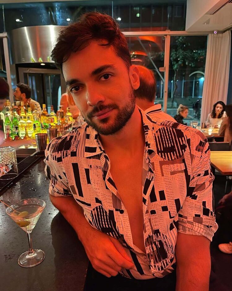  51856728  , 37 ,    --