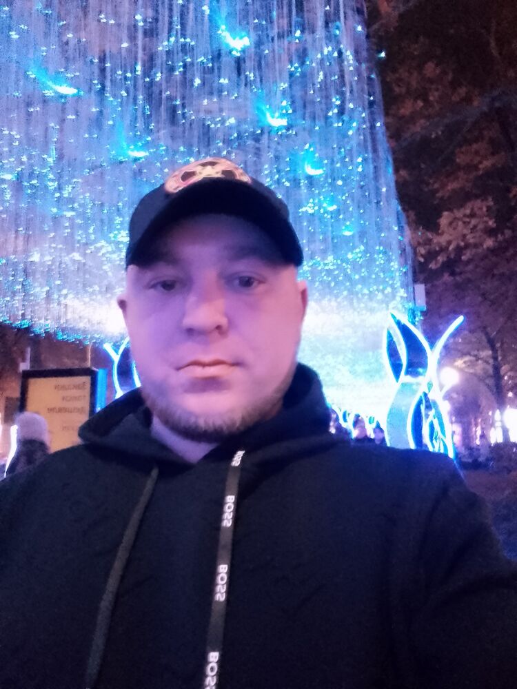  53084348  , 32 ,    